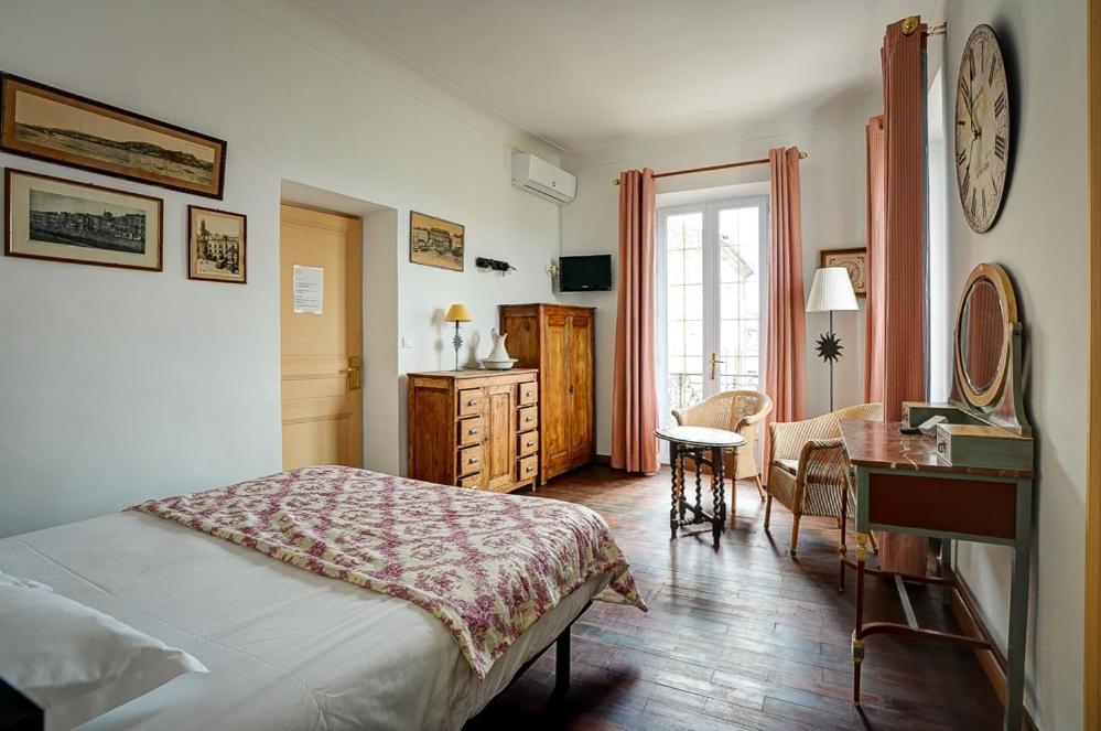 La Chaumiere, Demeure D'Hotes Lauris Exterior photo